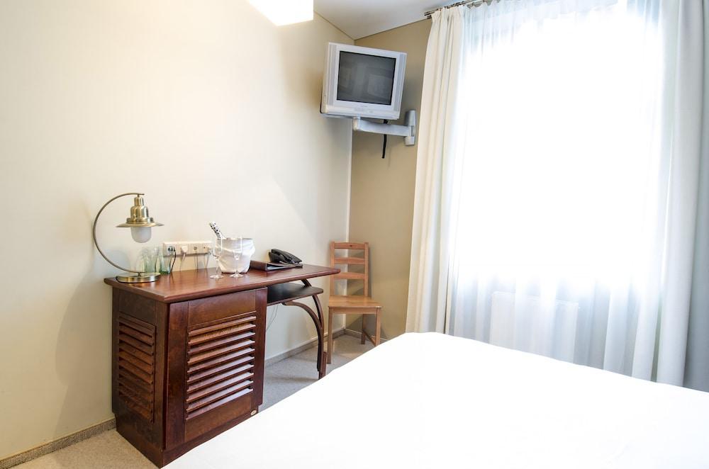 Port Hotel Ādaži Екстериор снимка