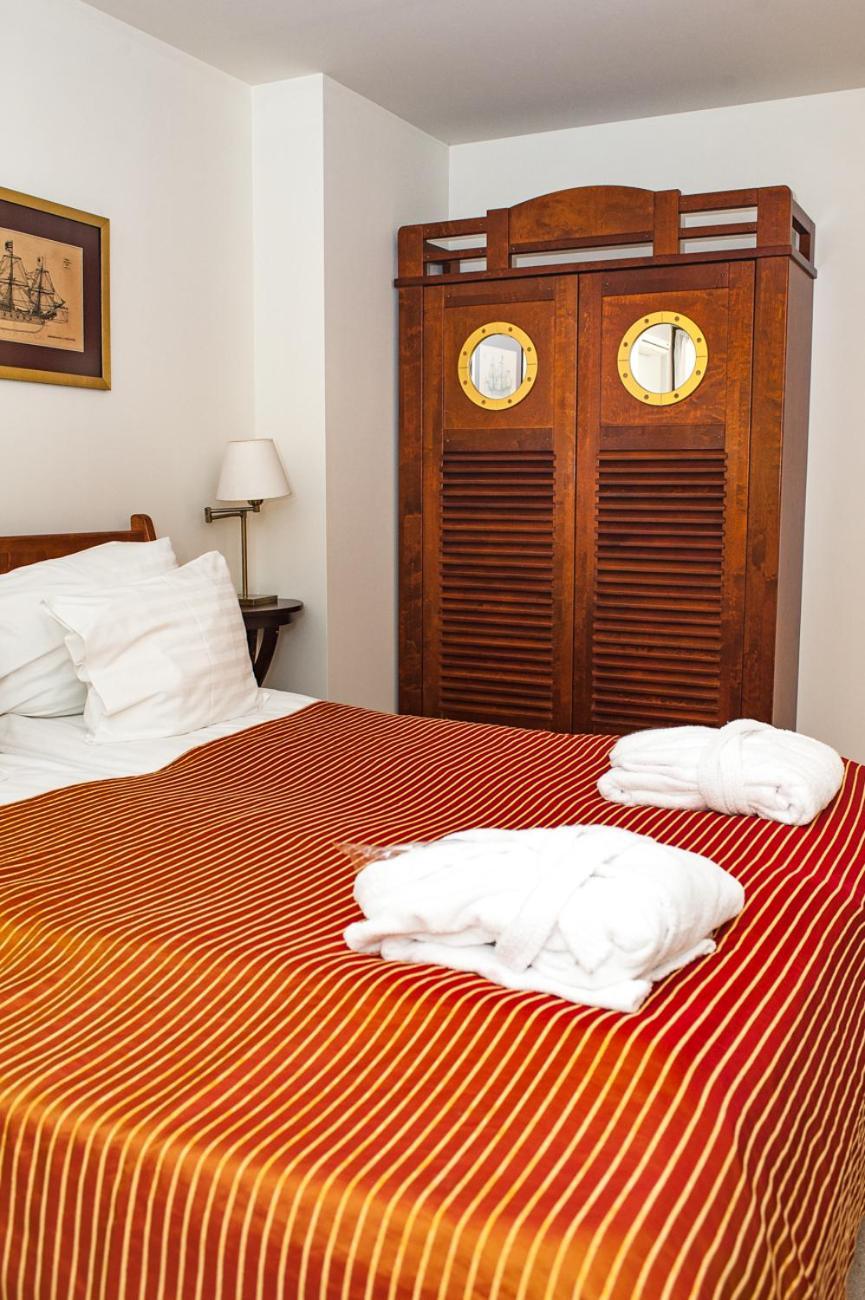 Port Hotel Ādaži Екстериор снимка