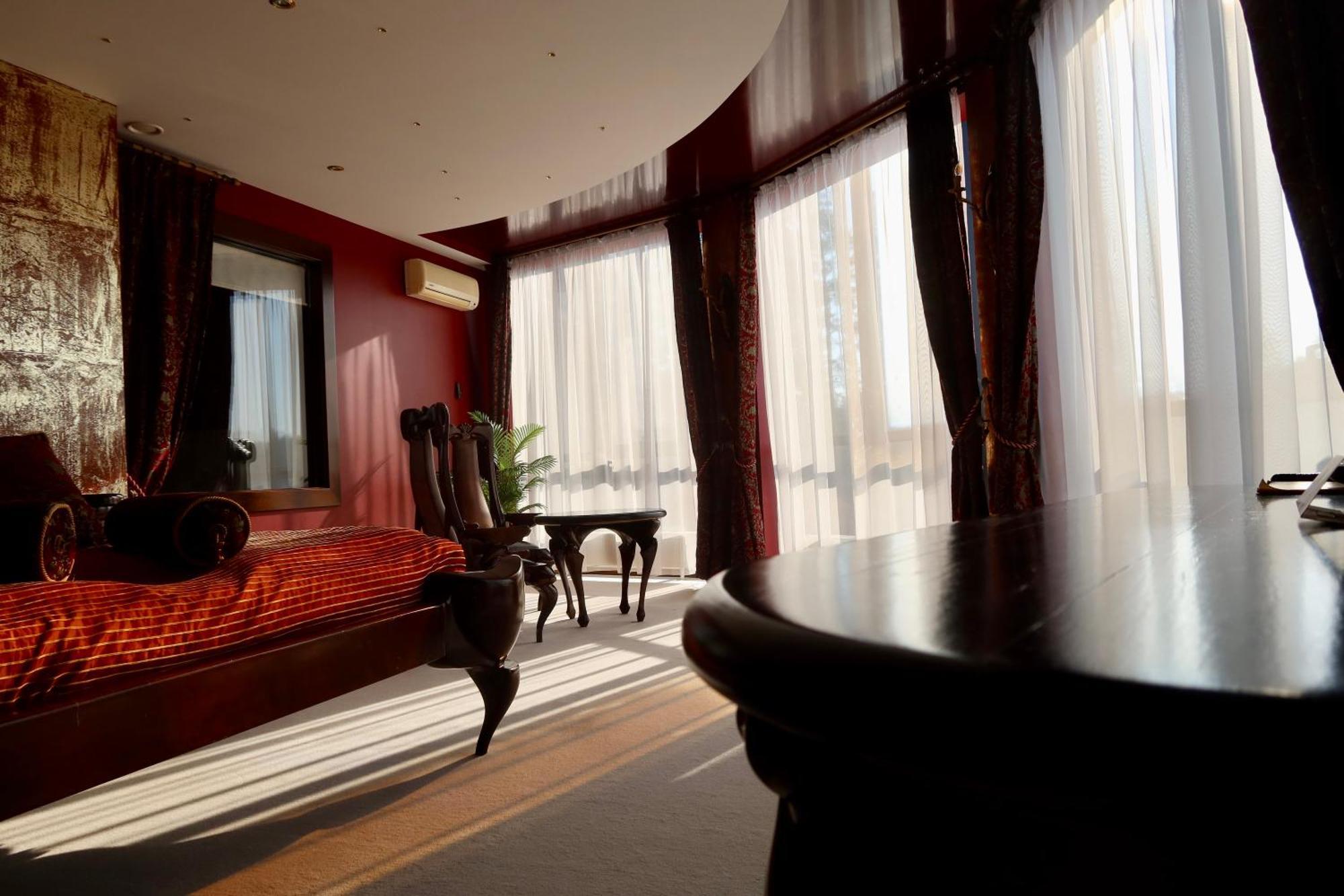 Port Hotel Ādaži Екстериор снимка