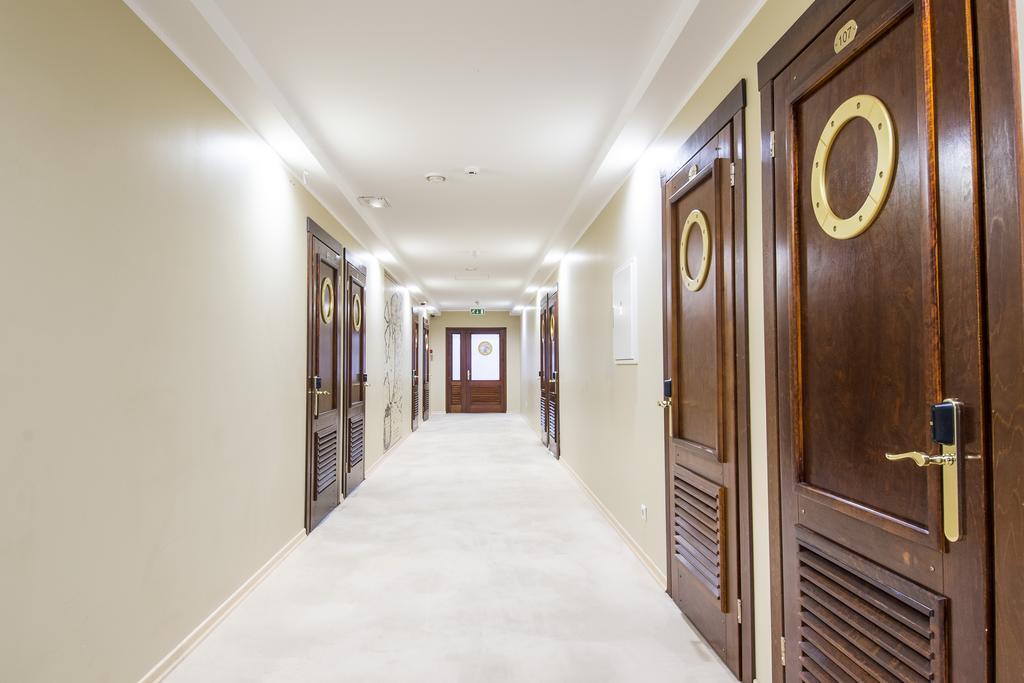 Port Hotel Ādaži Екстериор снимка