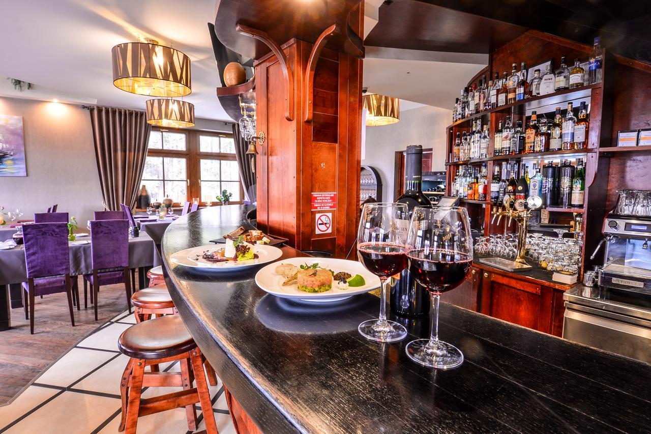 Port Hotel Ādaži Екстериор снимка