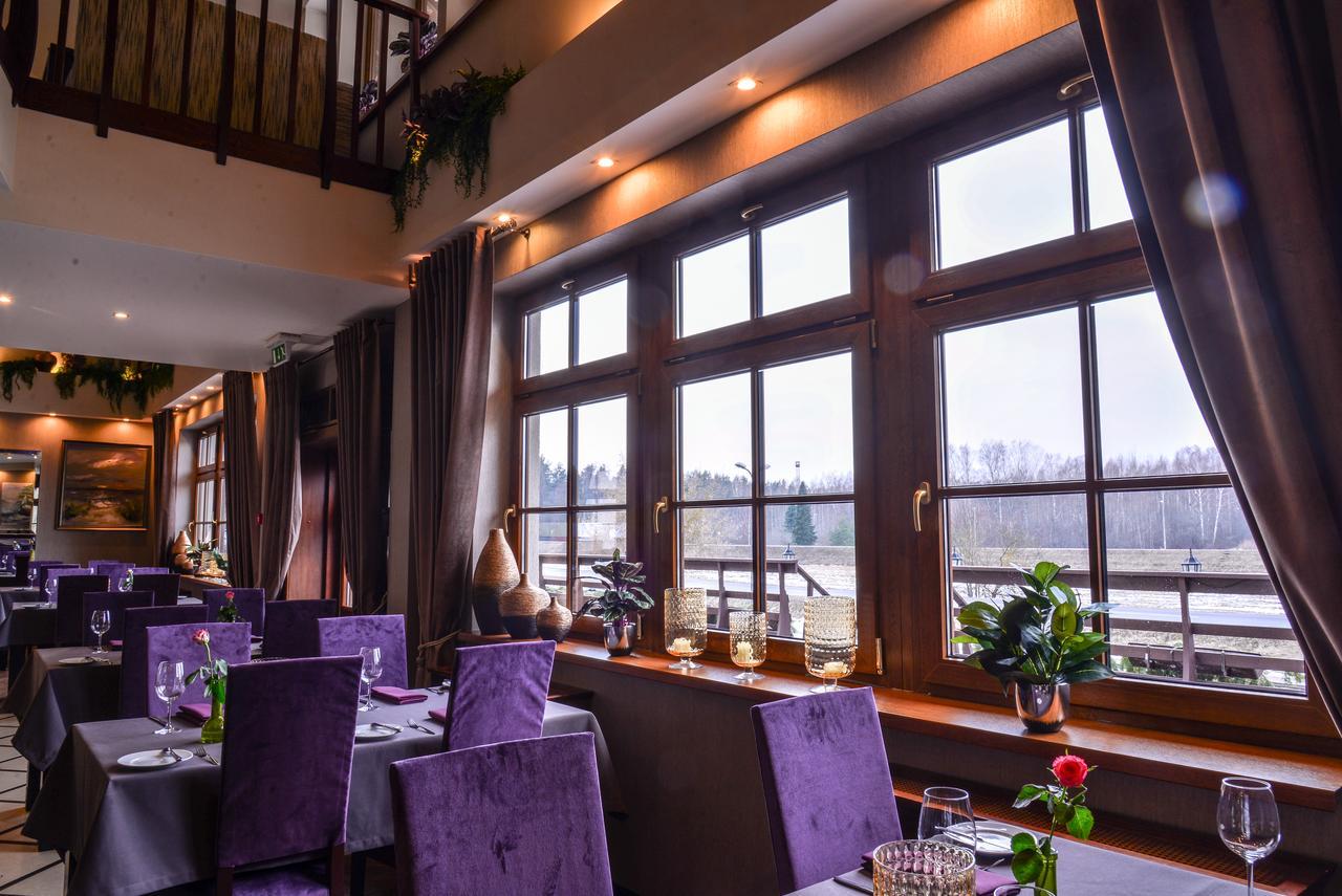 Port Hotel Ādaži Екстериор снимка