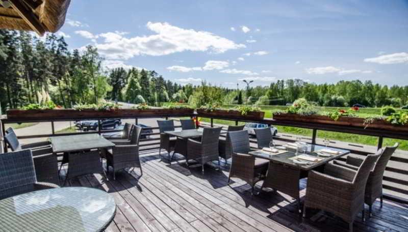 Port Hotel Ādaži Екстериор снимка