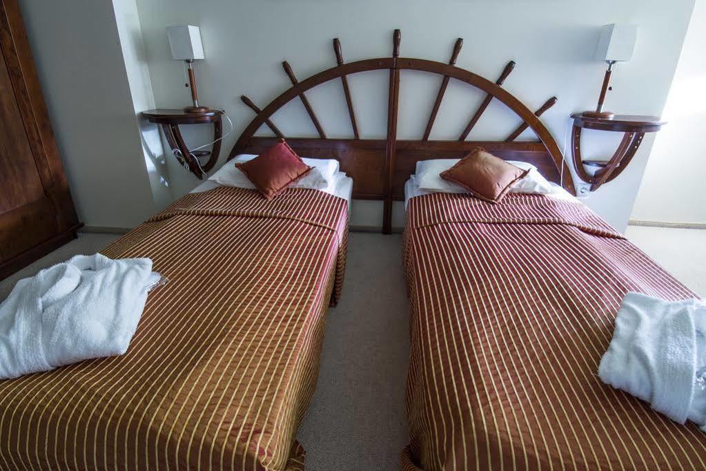 Port Hotel Ādaži Екстериор снимка
